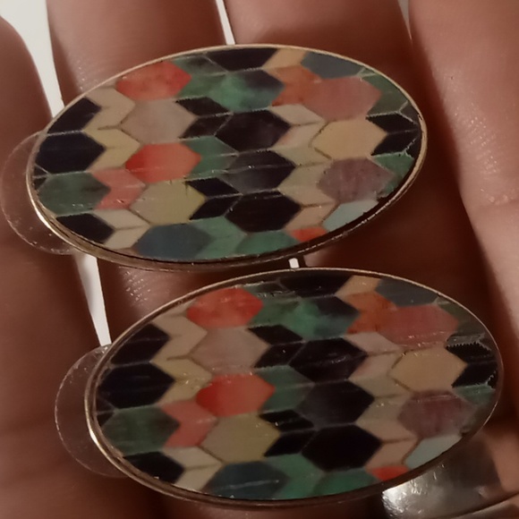 4 pair of assorted earrings all like new - Picture 9 of 10